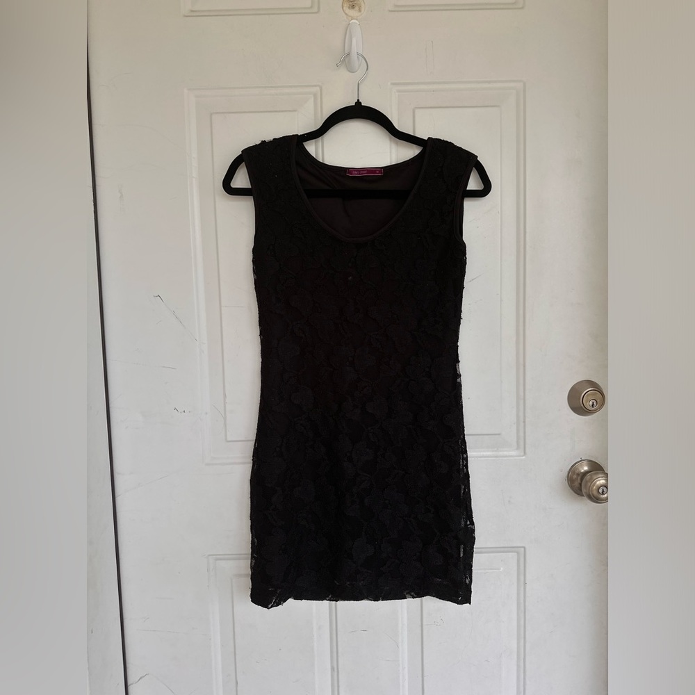 Julie’s closet mini tight black sleeveless dress Size M